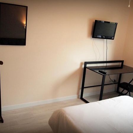 Hotel Le Rohu Séné Kültér fotó