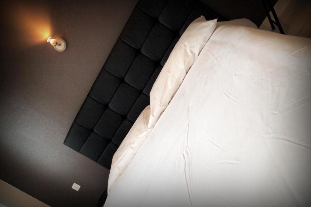 Hotel Le Rohu Séné Szoba fotó